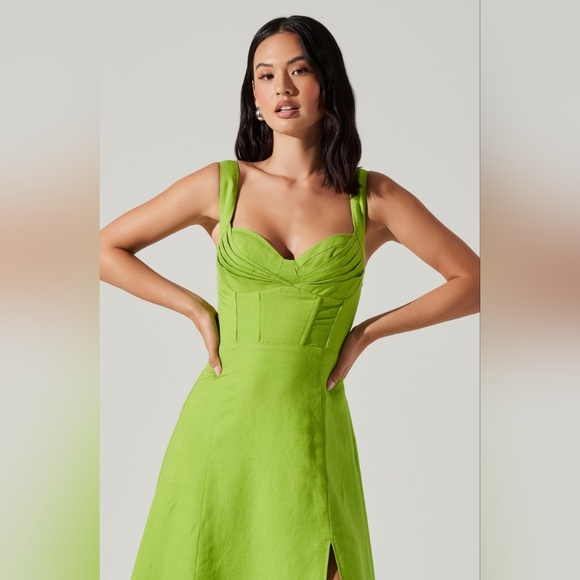 NWT ASTR the Label Women's Estella Sweetheart-Neck Midi Dress In Avocado Sz M - Picture 4 of 16